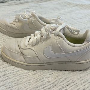 NIKE Women’s Low-Top Sneakers